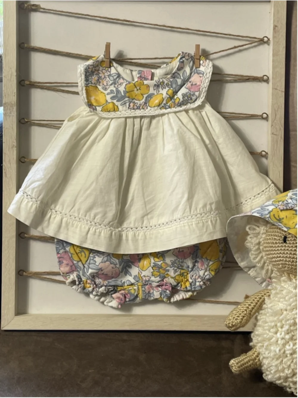 Girls Rachel Zoe 3 piece Floral ruffle butt bloomer 12 Months with Hat